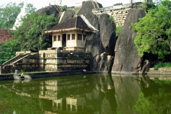 Views Lanka Tours