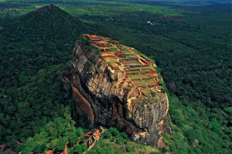 All-Inclusive Sigiriya Rock Fortress and Dambulla Cave Temples Private Day Trip