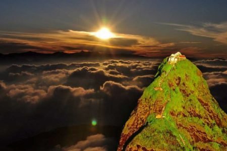 Sri Pada (Adam’s Peak) – Guide to the Sacred Footprint
